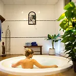 Oro Blanco Hotel 2*